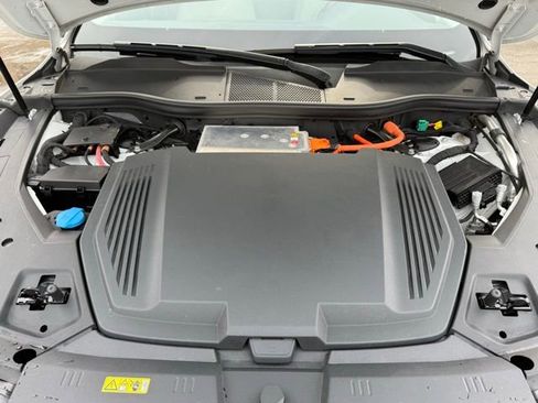 Used 2019 Audi e-tron Premium Plus image 10