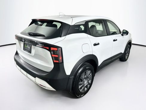 Used 2025 Nissan Kicks S FWD image 9