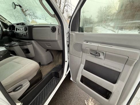 Used 2013 Ford E-350 and Econoline 350 XLT RWD image 19