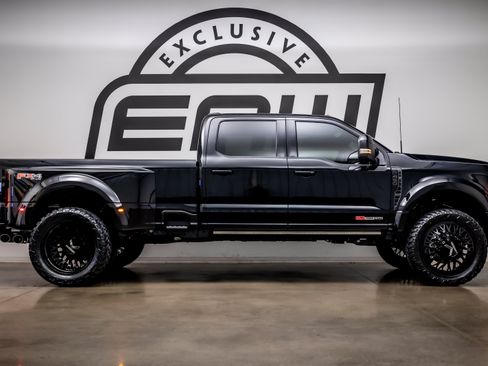 Used 2026 Ford F450 Platinum w/ FX4 Off-Road Package AWD/4WD image 9