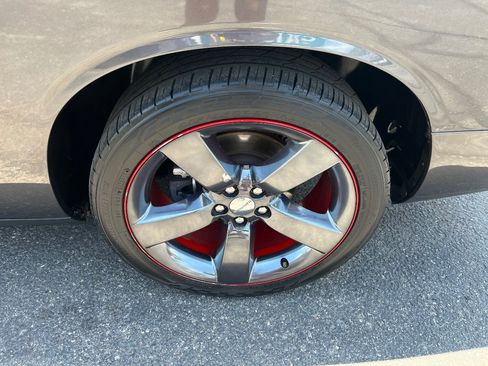 Used 2014 Dodge Challenger SXT RWD image 39