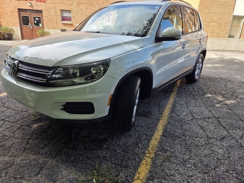 Used 2015 Volkswagen Tiguan S FWD image 2