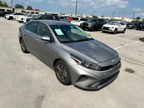 Used 2024 Kia Forte LXS FWD image 15