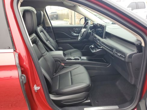 Certified 2023 Lincoln Corsair AWD w/ Equipment Group 101A image 9