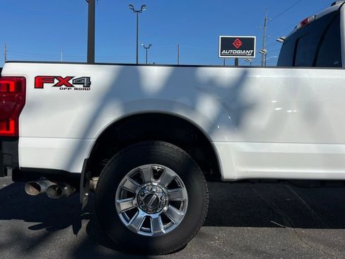 Used 2022 Ford F250 Platinum w/ FX4 Off-Road Package image 11