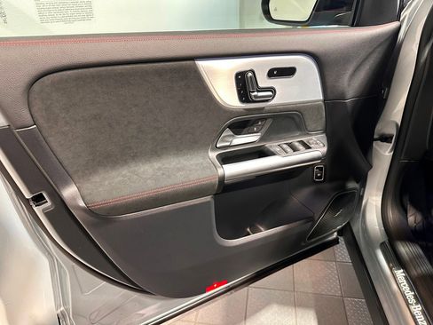 Certified 2025 Mercedes-Benz GLA 250 4MATIC image 8