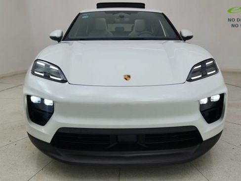 Used 2025 Porsche Macan Electric RWD image 13