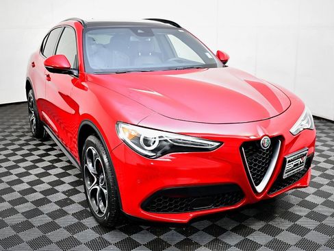 Used 2019 Alfa Romeo Stelvio Ti Sport w/ Quick Order Package 22S Sport image 4