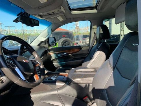 Used 2015 Cadillac Escalade ESV Premium image 23