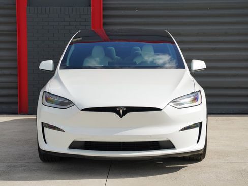 Used 2023 Tesla Model X Standard Range image 5