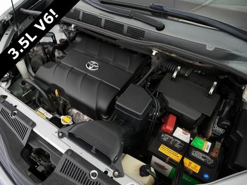 Used 2015 Toyota Sienna L image 53