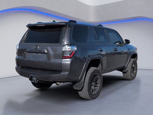 Used 2021 Toyota 4Runner SR5 Premium image 3