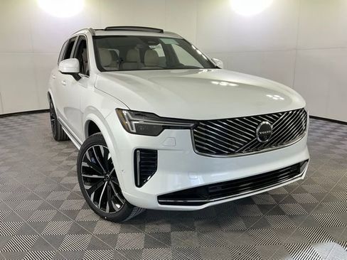 New 2026 Volvo XC90 B6 Plus w/ Protection Package Premier image 42