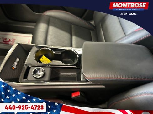 Used 2025 Chevrolet Equinox RS w/ Safety and Technology Package image 16