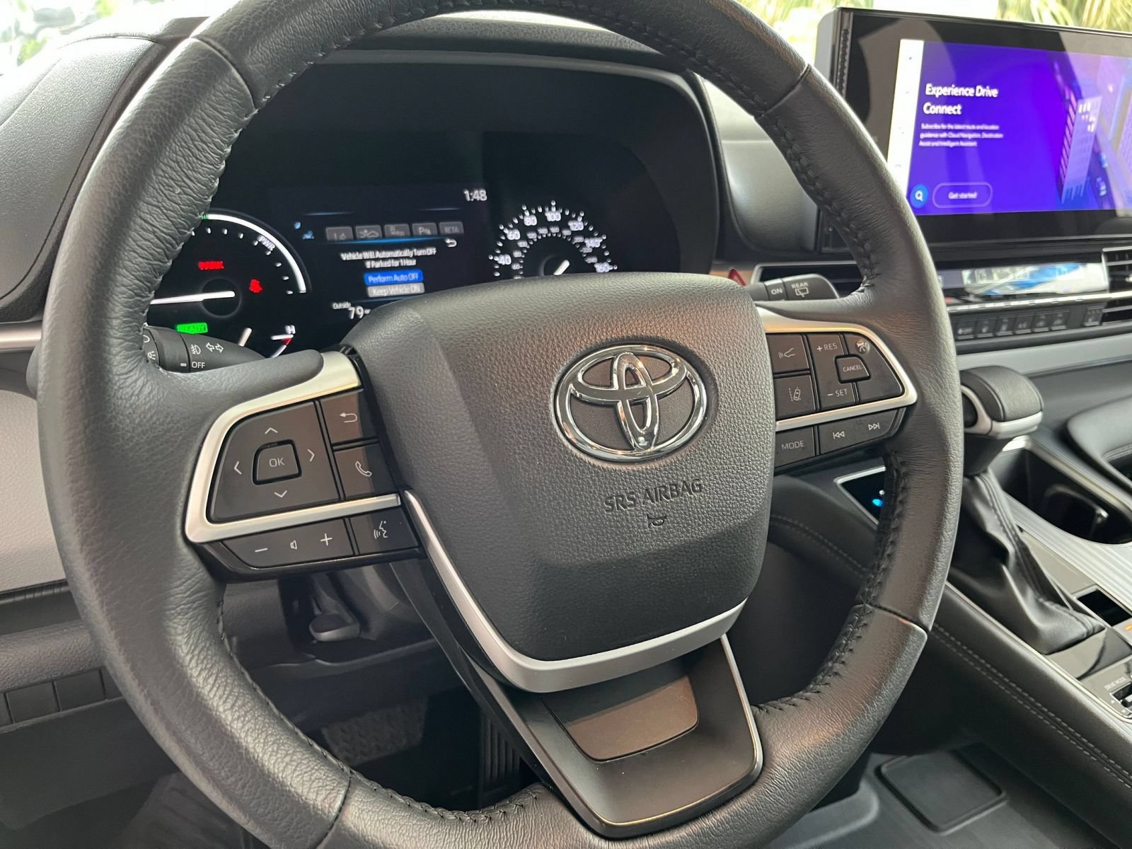 Used 2025 Toyota Sienna XLE FWD image 28