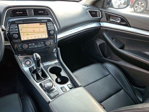Used 2023 Nissan Maxima SV w/ Floor Mat Group FWD image 11