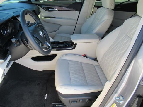 Used 2022 Buick Envision Avenir w/ Technology Package II image 16