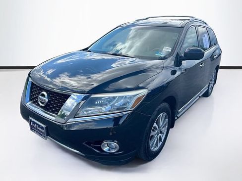 Used 2015 Nissan Pathfinder SL w/ SL Tech Package FWD image 3