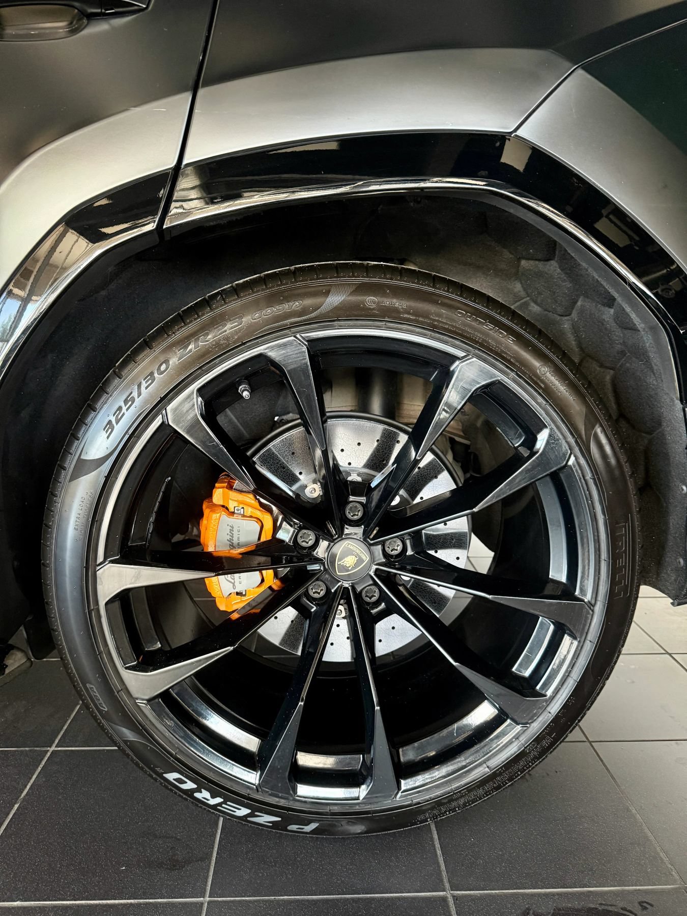 Used 2021 Lamborghini Urus AWD/4WD image 37