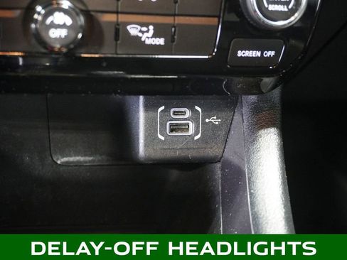 Used 2023 Jeep Compass Latitude image 19