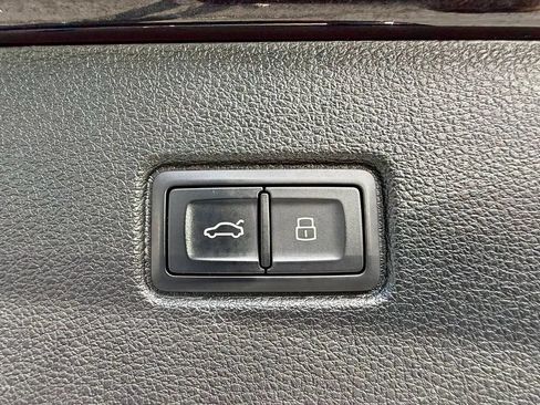 Used 2017 Audi Q7 3.0T Prestige w/ Prestige Package AWD/4WD image 30