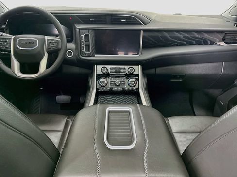 Used 2024 GMC Yukon Denali AWD/4WD image 13