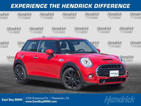 Used 2018 MINI Cooper S FWD image 1
