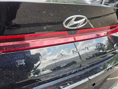 Used 2023 Hyundai Elantra SEL w/ Convenience Package FWD image 11