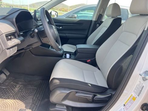 Used 2023 Honda CR-V LX image 8