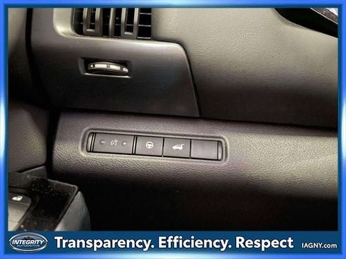 Used 2025 Nissan Pathfinder SL AWD/4WD image 21
