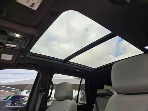 Used 2021 Chevrolet Tahoe LT w/ LT Signature Package image 14