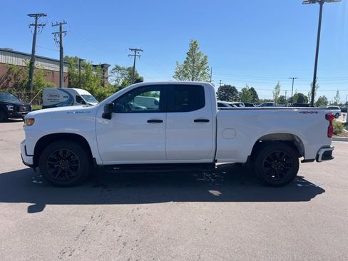 Used 2020 Chevrolet Silverado 1500 Custom w/ Custom Value Package AWD/4WD image 8