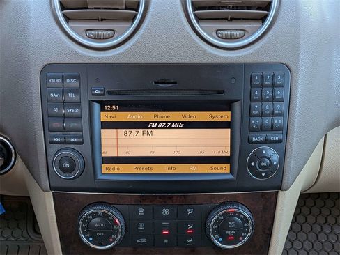 Used 2010 Mercedes-Benz ML 350 4MATIC image 19