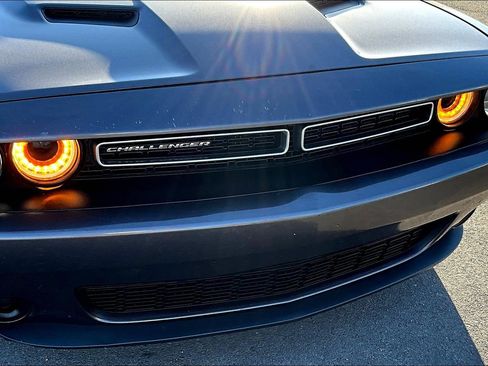 Used 2018 Dodge Challenger SXT image 27