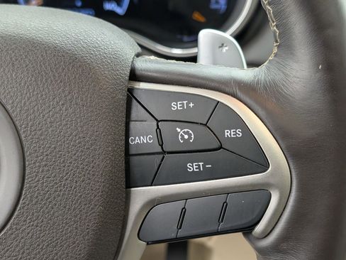 Used 2015 Jeep Grand Cherokee Overland image 26