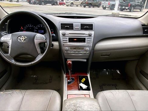 Used 2011 Toyota Camry XLE w/ XLE Extra-Value Pkg #1 FWD image 14