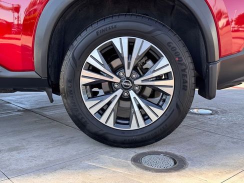 Certified 2023 Nissan Rogue SV image 10