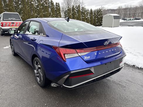 Used 2025 Hyundai Elantra SEL image 6