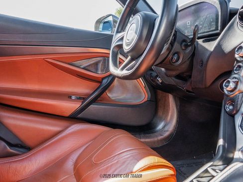 Used 2018 McLaren 720S Luxury image 45