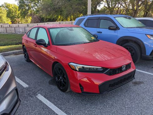 Used 2025 Honda Civic Sport image 5