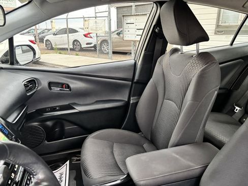 Used 2018 Toyota Prius Prime Plus image 14