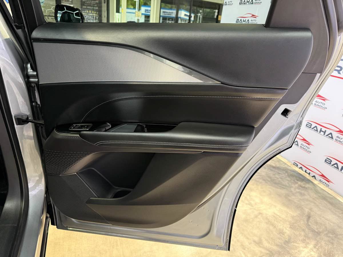 Used 2024 Cadillac Lyriq Tech AWD/4WD image 48