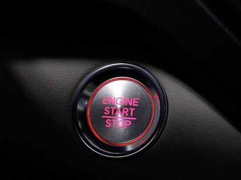 Used 2025 Acura RDX w/ Technology Package image 32