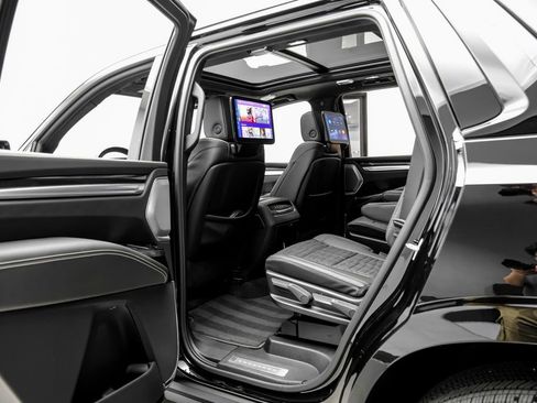 Used 2026 Cadillac Escalade V w/ LPO, ONYX Package AWD/4WD image 49