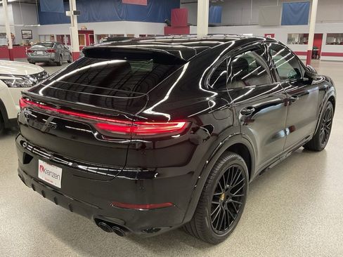 Used 2023 Porsche Cayenne GTS image 5