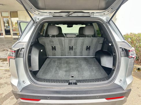 Used 2025 Chevrolet Equinox LT image 31