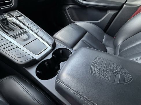 Used 2021 Porsche Macan S image 21