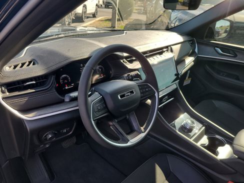 New 2026 Jeep Grand Cherokee L 2WD image 15