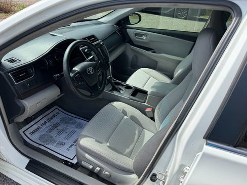 Used 2016 Toyota Camry LE image 9