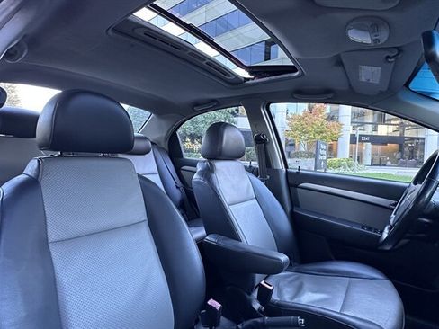 Used 2011 Chevrolet Aveo LT image 13